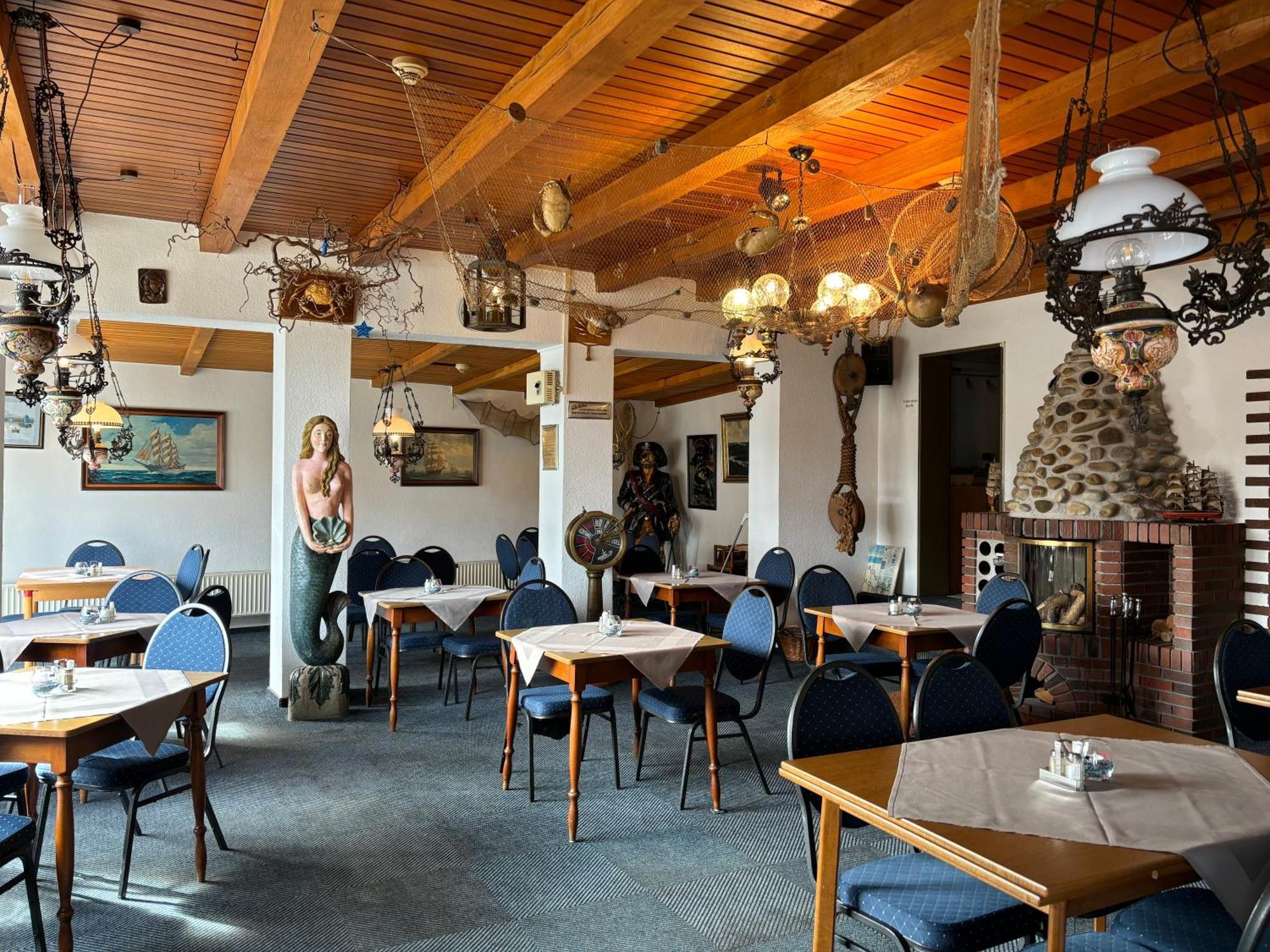 Hotel-Restaurant Cafe Caro Carolinensiel Eksteriør billede